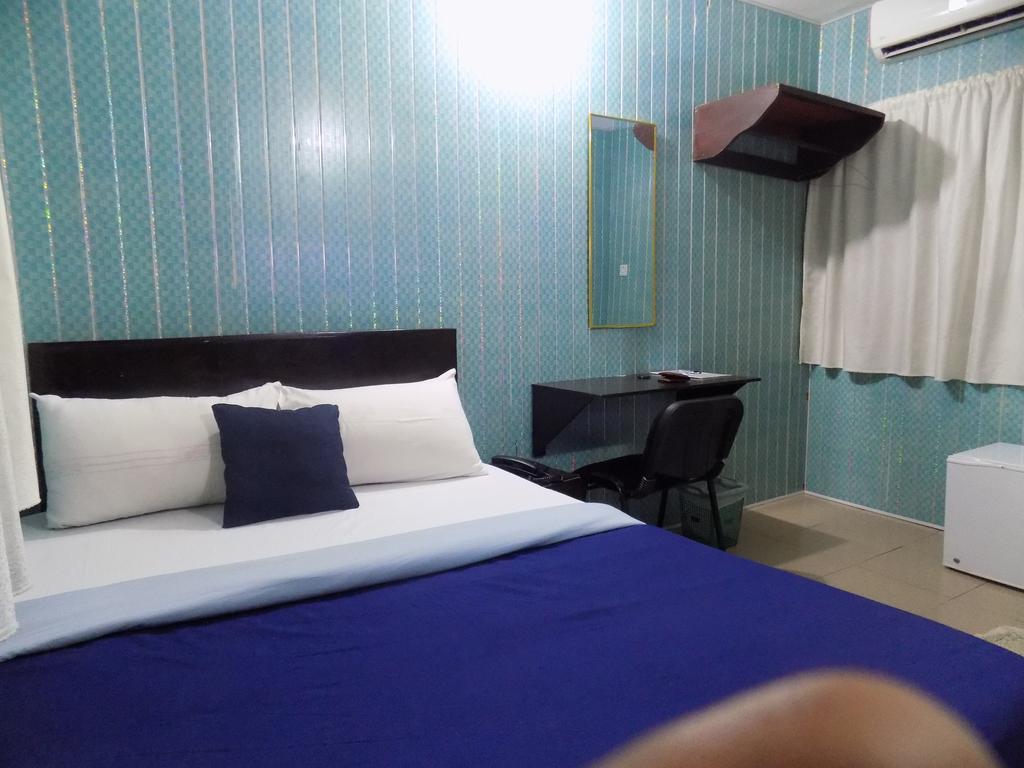 Posh Apartments And Hotel Ikeja Eksteriør bilde